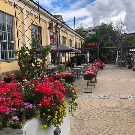 Sweet Studio City Center Toolonkatu Апартаменты *